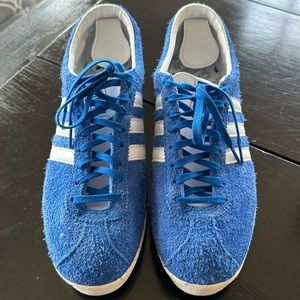 Blue throwback Gazelles- men’s size 12